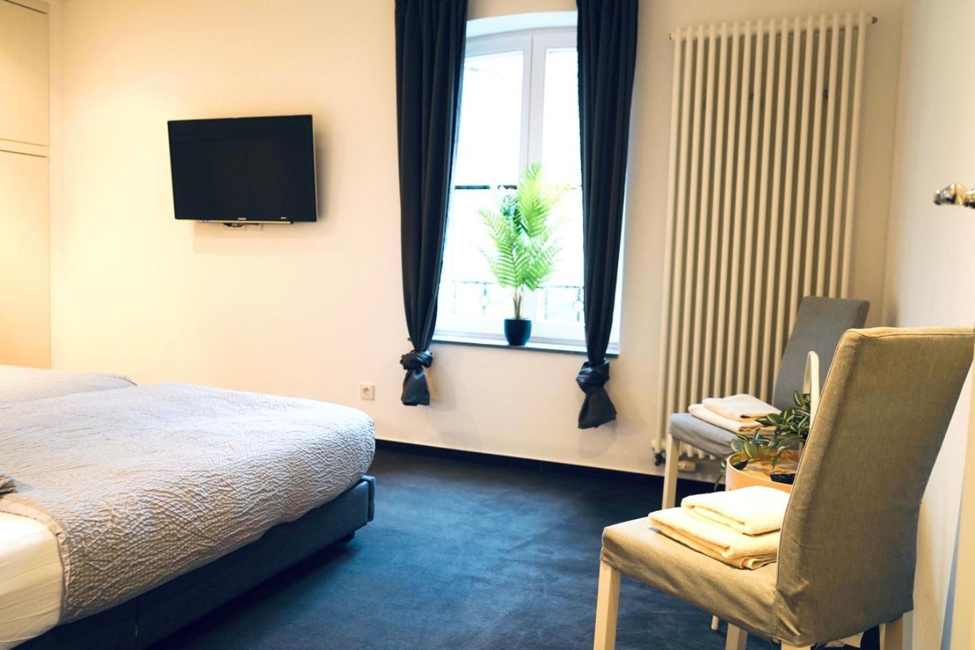 Haus Im Gruenen Fuer 6 Personen-3 Schlafzimmer- 3 Baedern -Waschmaschine-Grosse Terrasse- Vollausgestattete Kueche Wolfsburg Buitenkant foto
